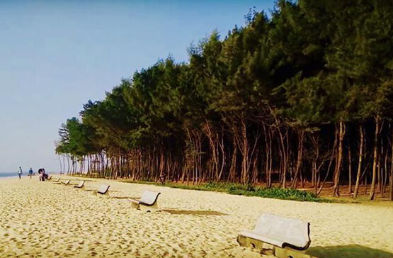 Manasa Amusement and Water Park 13km away